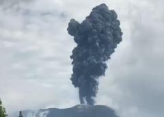 Meletus, Dentuman Gunung Marapi Sumbar Terdengar Keras Hingga Bukittinggi